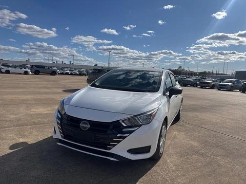 2024 Nissan Versa 1.6 S