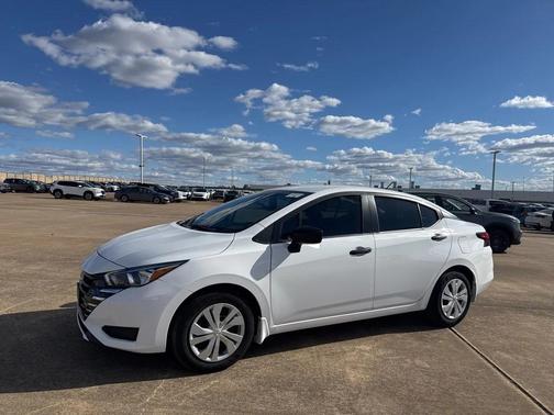 2024 Nissan Versa 1.6 S