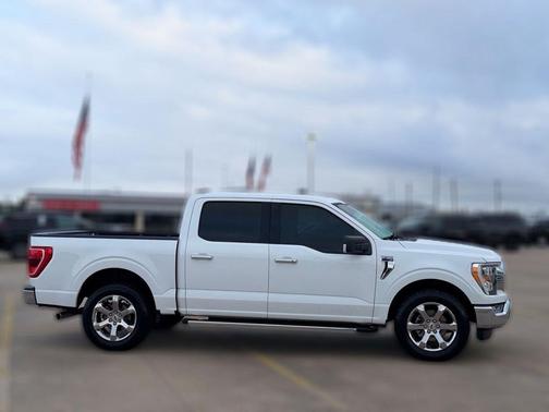 Oxford White 2023 Ford F-150 XLT