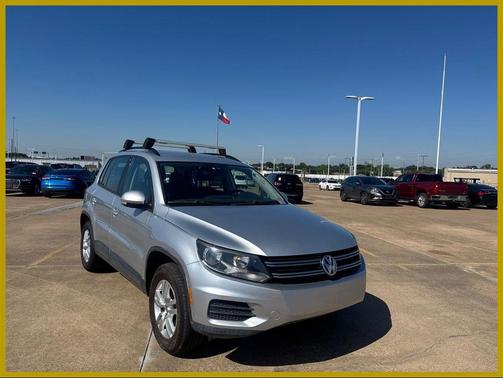 Reflex Silver Metallic 2017 Volkswagen Tiguan 2.0T S