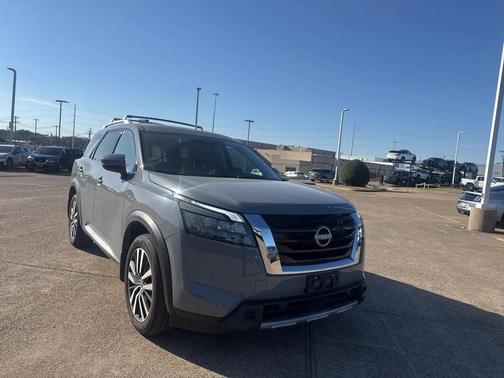 2025 Nissan Pathfinder Platinum 4WD