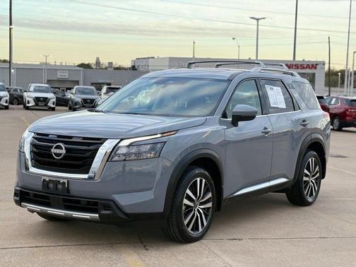 2025 Nissan Pathfinder Platinum 4WD