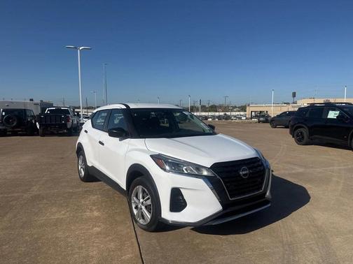 2022 Nissan Kicks S