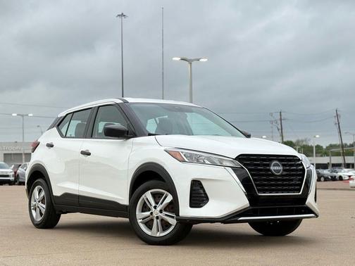 2022 Nissan Kicks S