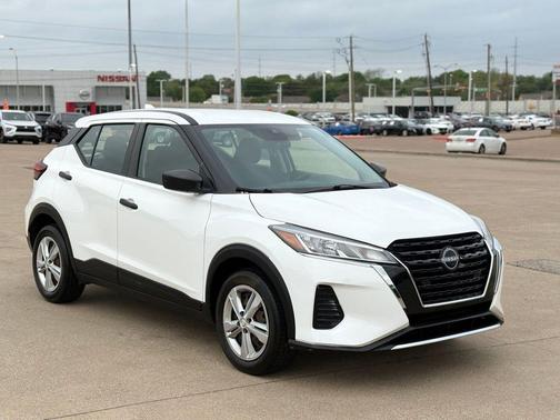 2022 Nissan Kicks S