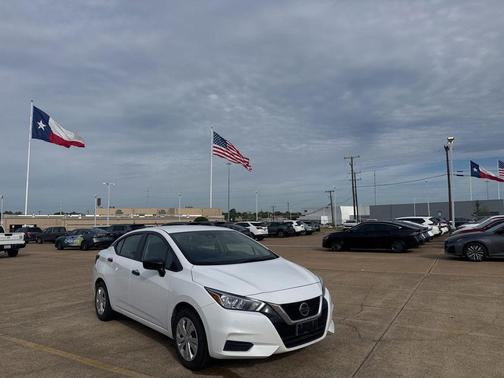 Fresh Powder 2022 Nissan Versa 1.6 S