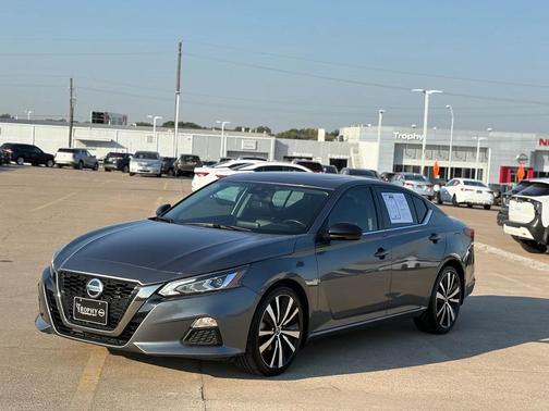 2021 Nissan Altima SR FWD