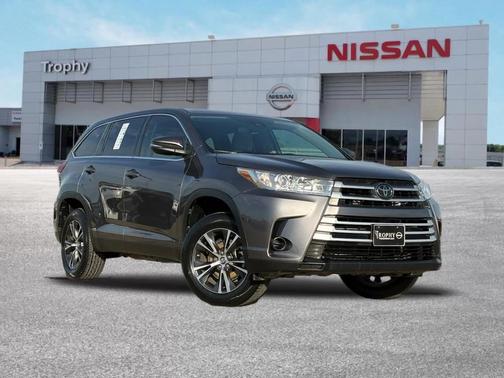 2019 Toyota Highlander LE I4
