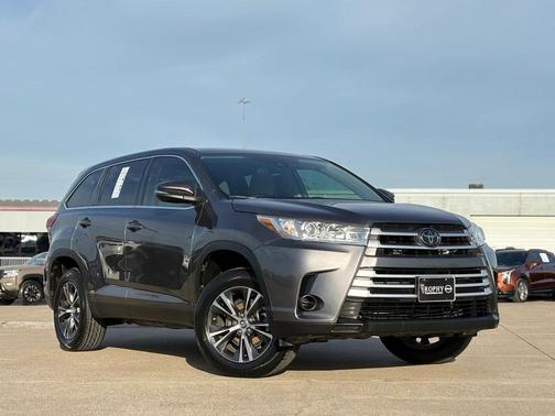 2019 Toyota Highlander LE I4