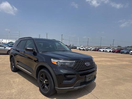 Agate Black Metallic 2022 Ford Explorer XLT