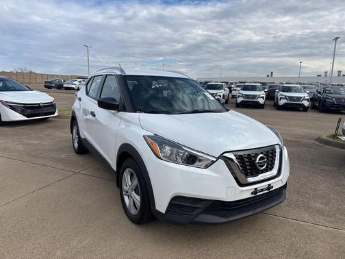 2019 Nissan Kicks S