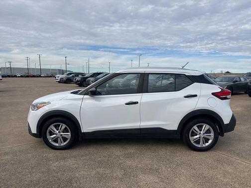 2019 Nissan Kicks S