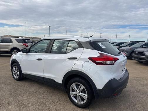 2019 Nissan Kicks S