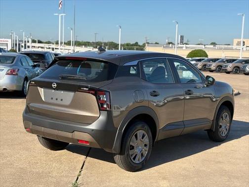 2025 Nissan Kicks S