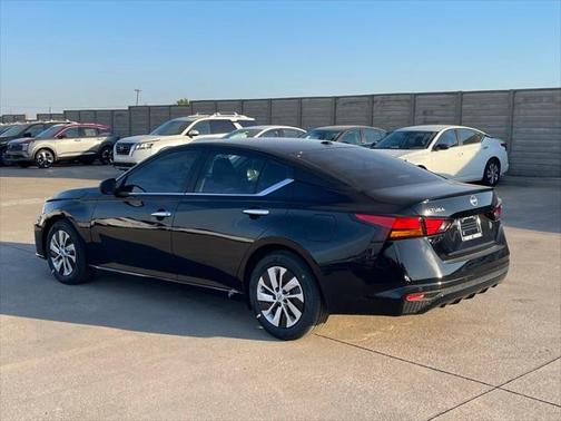 2025 Nissan Altima S FWD