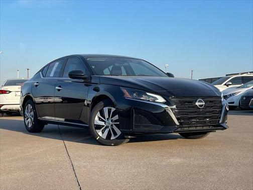 2025 Nissan Altima S FWD