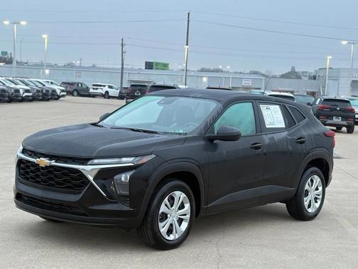 2025 Chevrolet Trax LS