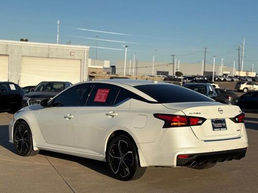 2023 Nissan Altima SR Intelligent AWD