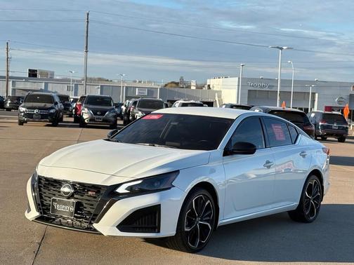 2023 Nissan Altima SR Intelligent AWD