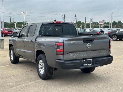2025 Nissan Frontier S