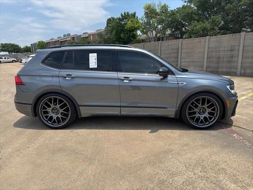 2020 Volkswagen Tiguan 2.0T SE R-Line Black
