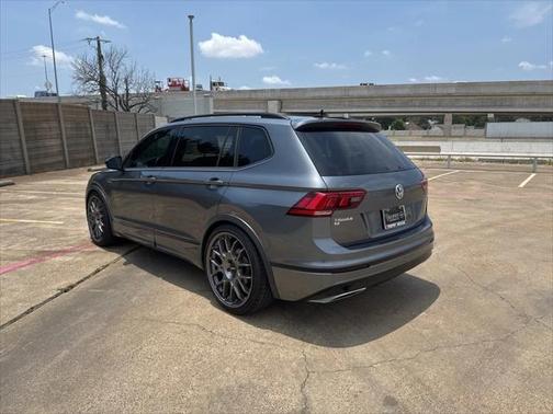 2020 Volkswagen Tiguan 2.0T SE R-Line Black