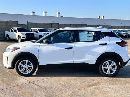 2025 Nissan Kicks S