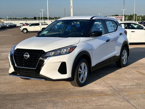 2025 Nissan Kicks S