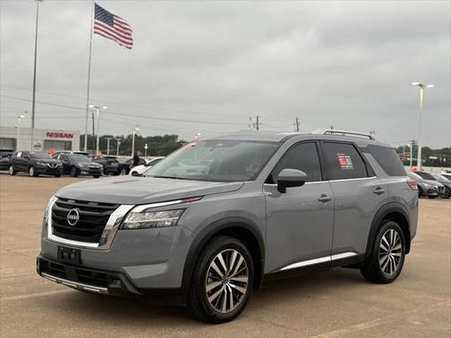 2022 Nissan Pathfinder Platinum 2WD