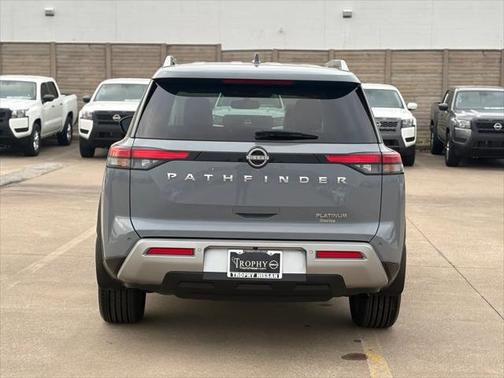2022 Nissan Pathfinder Platinum 2WD