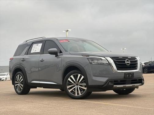 2022 Nissan Pathfinder Platinum 2WD
