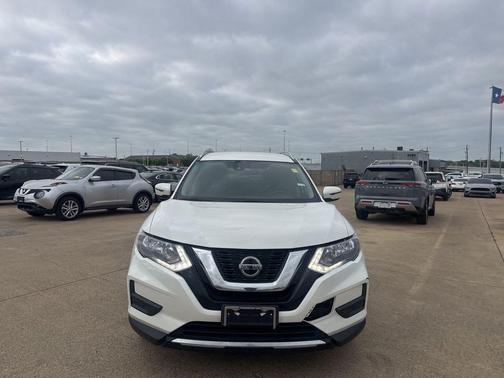 2020 Nissan Rogue SV