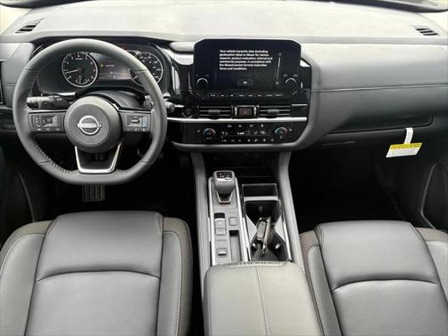 2025 Nissan Pathfinder SL FWD