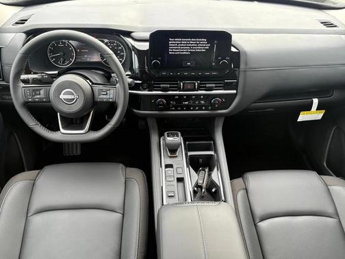 2025 Nissan Pathfinder SL FWD