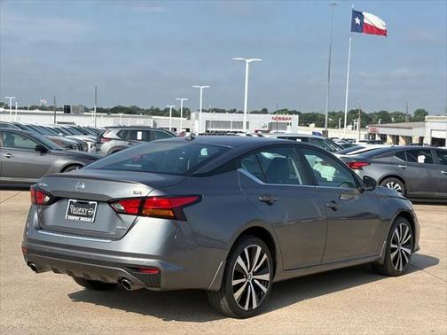 2022 Nissan Altima SR Intelligent AWD