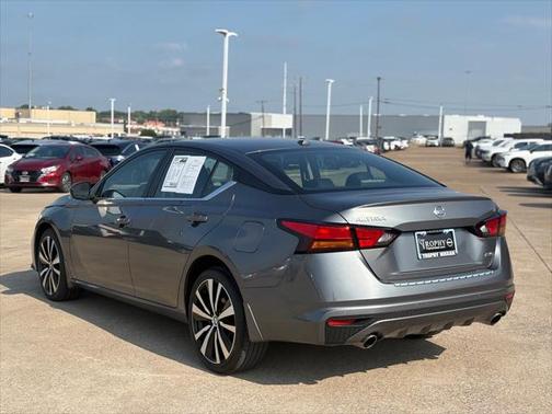 2022 Nissan Altima SR Intelligent AWD