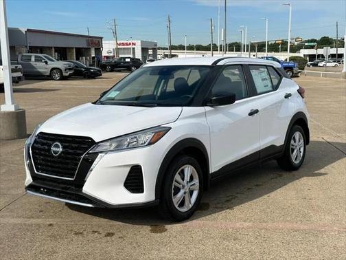 2025 Nissan Kicks S