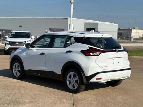 2025 Nissan Kicks S