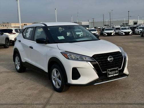 2025 Nissan Kicks S