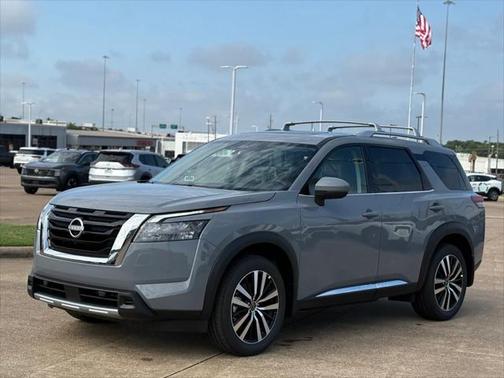 2025 Nissan Pathfinder Platinum FWD