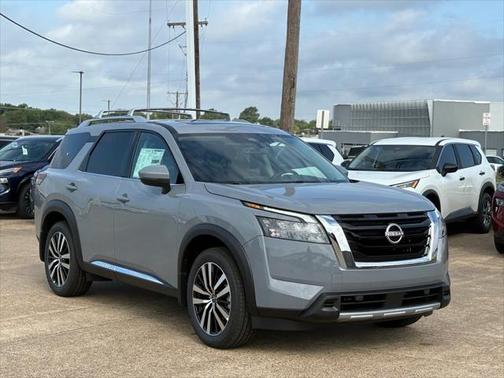 2025 Nissan Pathfinder Platinum FWD