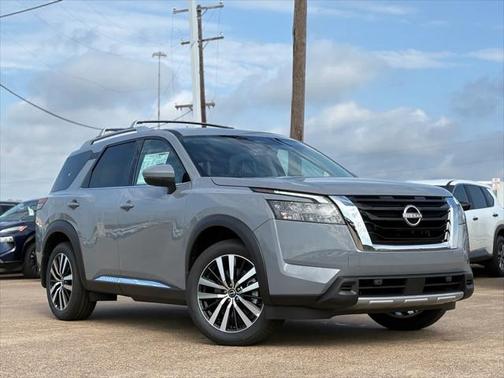 2025 Nissan Pathfinder Platinum FWD