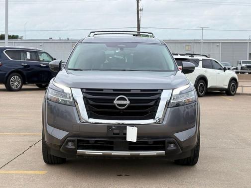 Gun Metallic 2022 Nissan Pathfinder SL 2WD