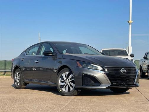 2025 Nissan Altima S FWD