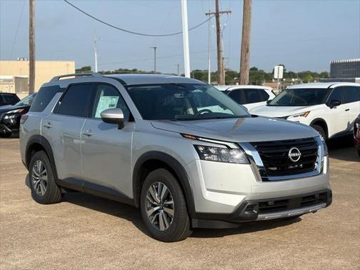 2025 Nissan Pathfinder SL FWD