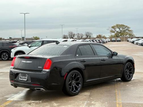 2019 Chrysler 300 Touring