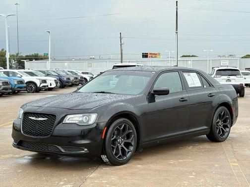 2019 Chrysler 300 Touring