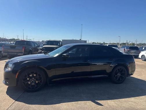 2019 Chrysler 300 Touring