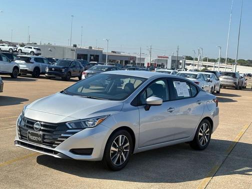 2023 Nissan Versa 1.6 SV