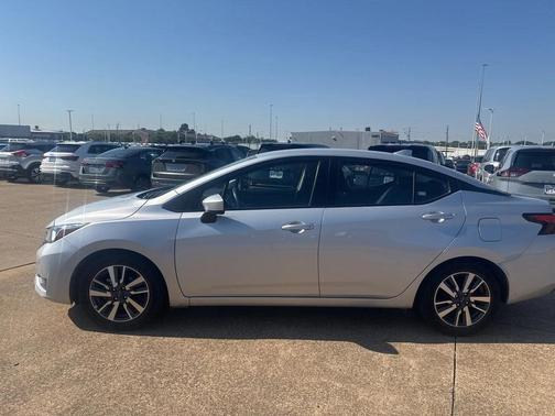 2023 Nissan Versa 1.6 SV